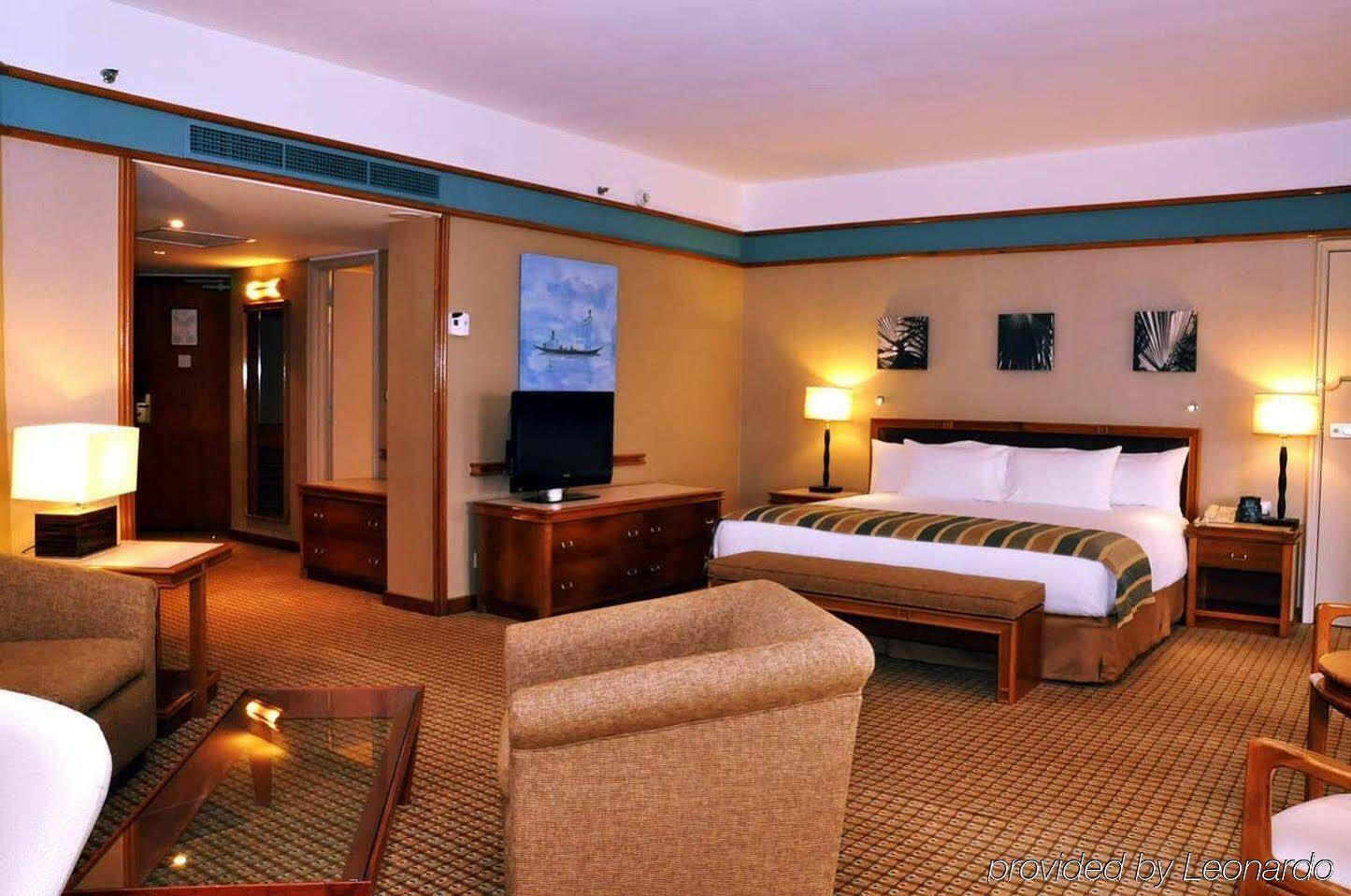 Hilton Yaounde Hotel Exterior photo